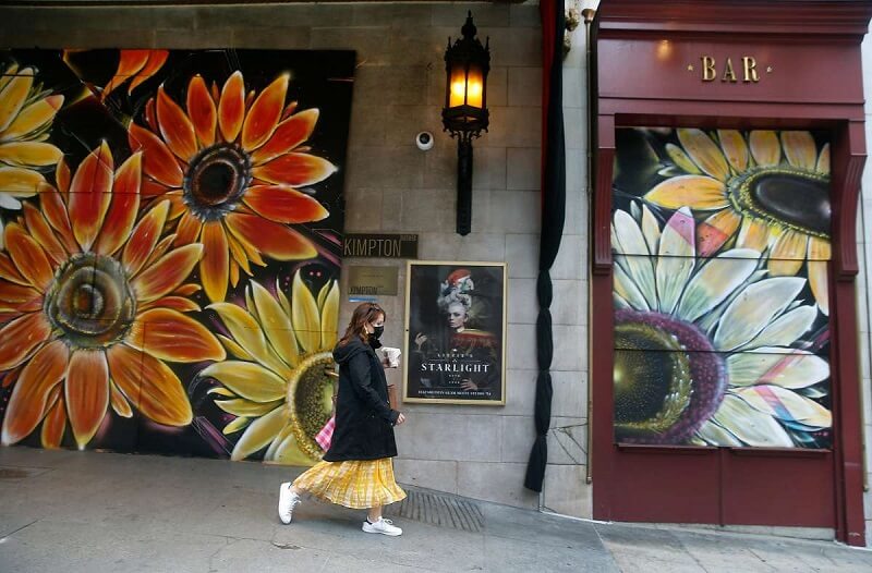 Vẽ tranh tường Mỹ Thuật Sen Việt 20 Mẫu và 10 Bước Vẽ Tranh Tường Hoa Hướng Dương Phong Thủy Đẹp 39 vẽ tranh tường Mỹ Thuật Sen Việt