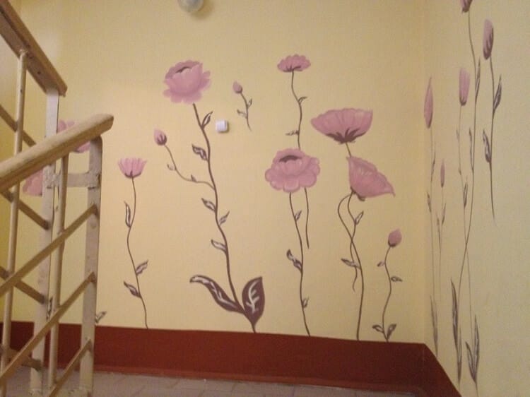 vẽ tranh tường cầu thang