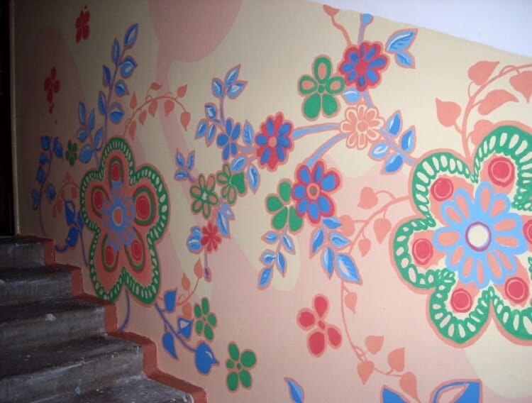 vẽ tranh tường cầu thang