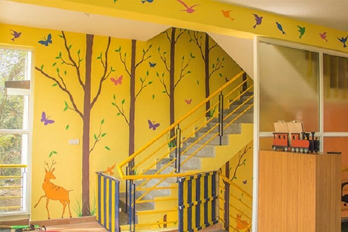 vẽ tranh tường cầu thang