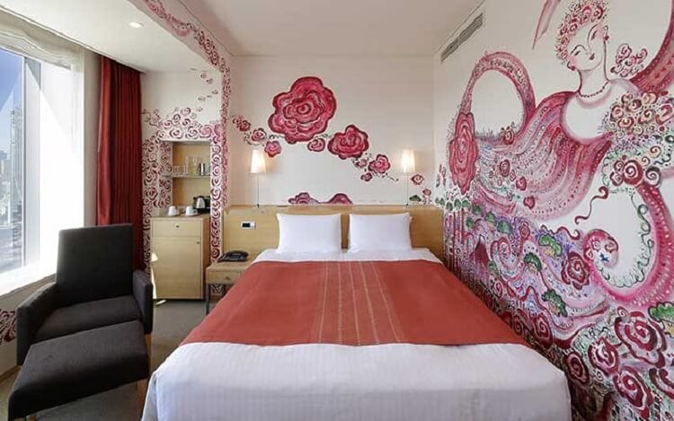 vẽ tranh tường khách sạn