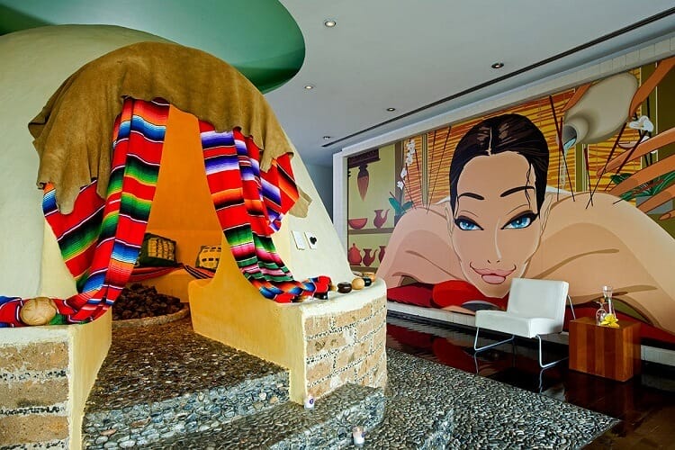 vẽ tranh tường khách sạn