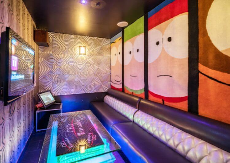 vẽ tranh tường quán karaoke