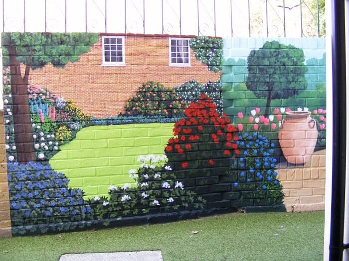 vẽ tranh tường sân vườn